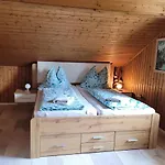 Sara * Bad Mitterndorf