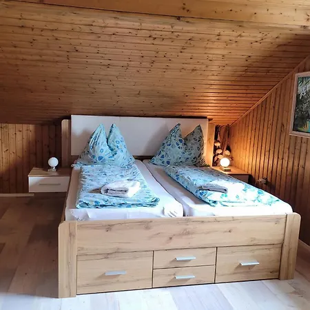 Sara * Bad Mitterndorf